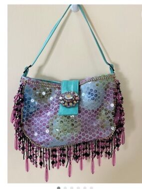 LOOKING FOR THIS BAG— if you have this bag I will buy it from you! Voyage bag